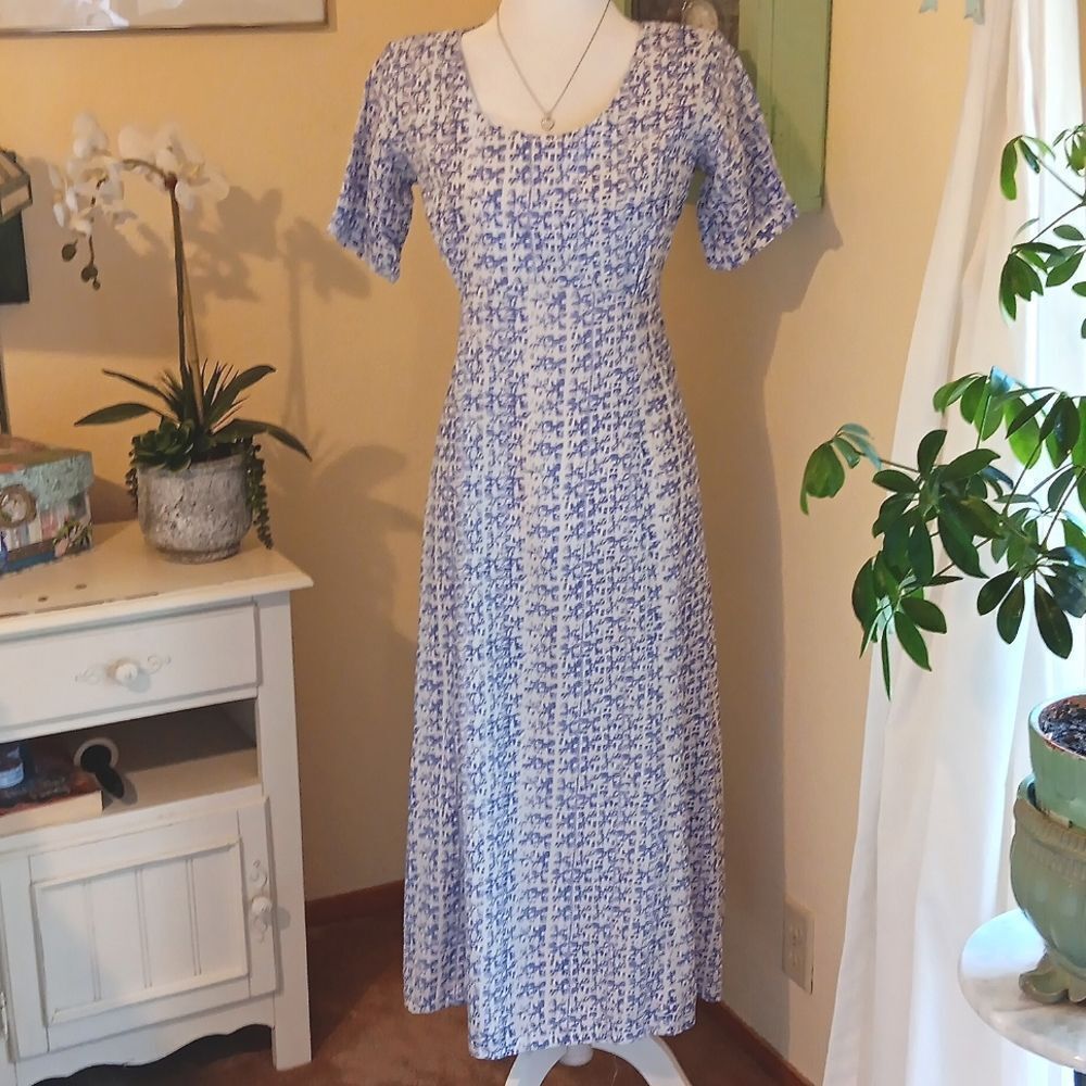 Vintage Passports Of Pier 1 Imports Dress. Cottagecore. Country. Vintage.